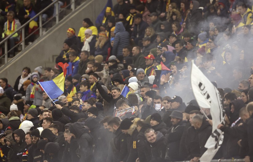 NEZAPAMĆEN HAOS POSLE MEČA RUMUNIJE I TZV. KOSOVA Delegacija lažne države nasrnula na novinare! Poslali preteće poruke: Gotovo je sa vama! (VIDEO)