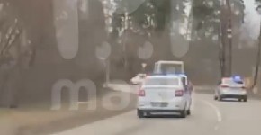 DRAMA NA PUTU Muškarac pretukao vozača minibusa i izbacio putnike, pa ukrao vozilo