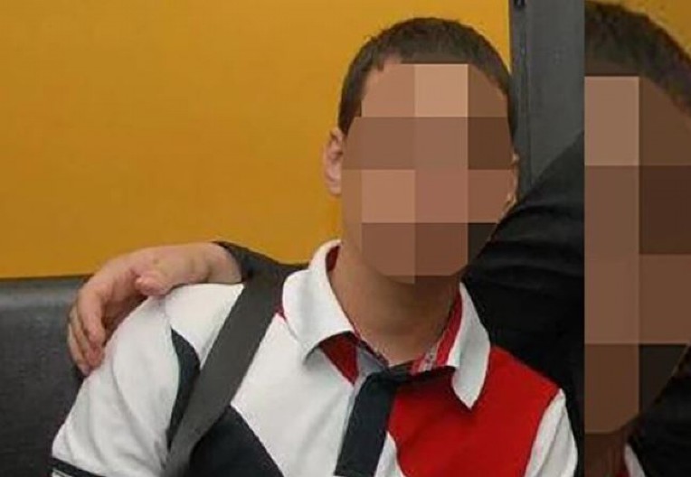 OVO JE NASILNIK (32) SA NOVOG BEOGRADA KOJI JE PRETUKAO DEKU (88)! Odvukao ga između vozila gde kamera ne snima i unakazio ga