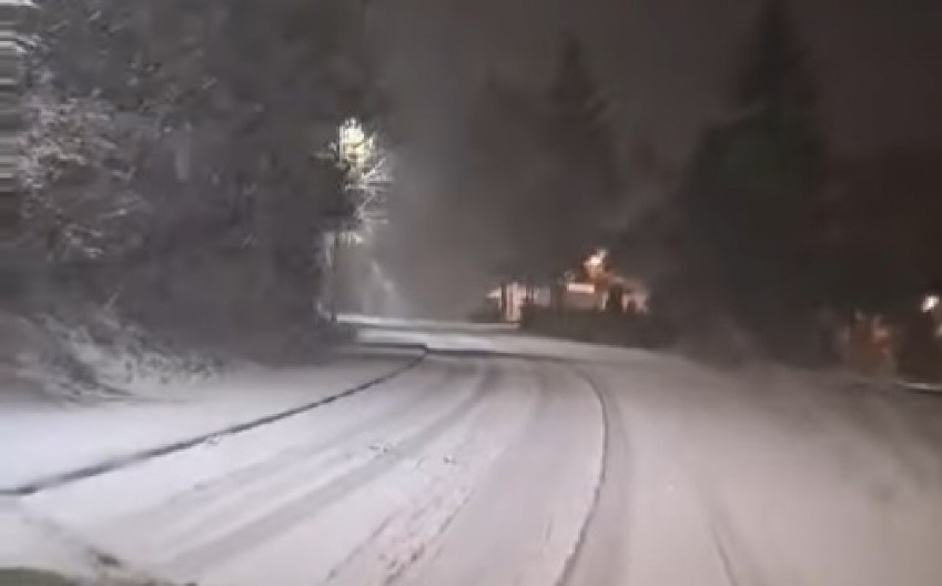 PALO PREKO 20 CM Sneg okovao Srbiju za par sati, čitav region zabeleo (VIDEO)