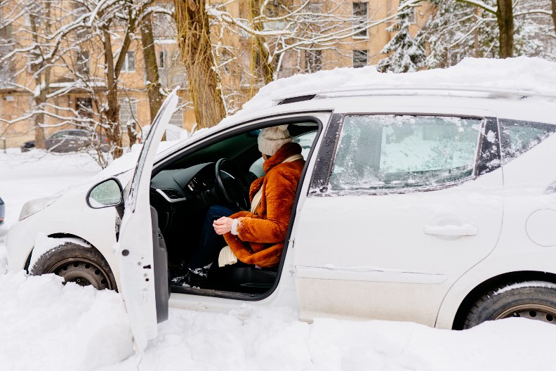 NAVIKA KOJA NAS SKUPO KOŠTA Ovu grešku prave skoro svi vozači čim sednu u auto