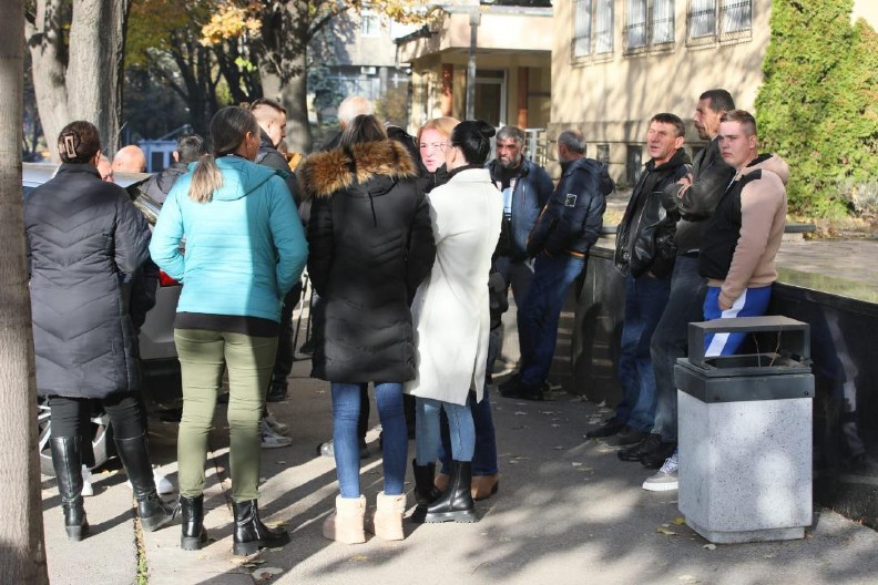 HAOS NA SUĐENJU ZBOG NEISKRENOG OBRAĆANJA MONSTRUMA "Raskinuli ste, pa si krenuo da nam ubijaš decu"