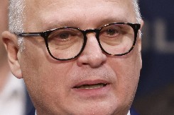 OGLASIO SE BRAT GORANA VESIĆA Pritvor ukinut u potpunosti, ostaje na intenzivnoj nezi