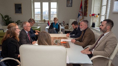 KONTINUIRANA SARADNJA MINISTARSTVA I MISIJE OEBS  NA UNAPREĐNJU JAVNOG INFORMISAJA Sagovornici su razmatrali teme od posebnog interesa