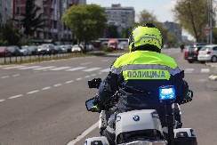 MORTUS PIJAN SA 3,20 PROMILA ALKOHOLA U KRVI SEO ZA VOLAN AUTOMOBILA Uhapšen mladić iz Subotice (27)