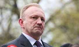 ĐILASOVA STRANKA SE RASPADA, KRENULA BEŽANIJA Troje u Novom Sadu napuštaju SSP, otkrili su jezive detalje