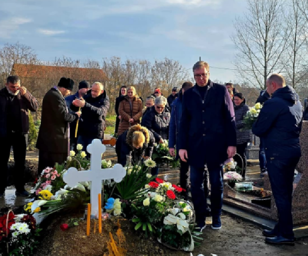 MEDIJSKI MRAK NA N1 i NOVOJ S! Nisu objavili da je Vučić prisustvovao pomenu Nemanji Komaru, gebelsovska manipulacija!