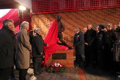 OMAŽ LEGENDI Crvena zvezda otkrila spomenik Dragoslavu Šekularcu