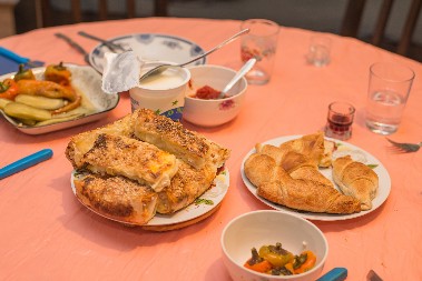 OVIH 5 NAMIRNICA NE TREBA DA JEDETE IZMEĐU 9 I 11 UVEČE Utiču na san, ustaćete umorni, bolje ih zaobiđite