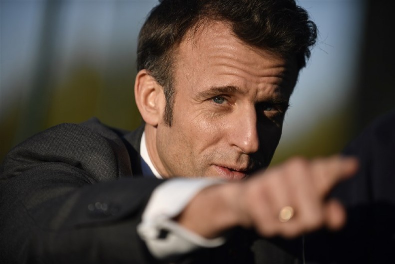 MAKRON PUTUJE U VARŠAVU Donosi bitne informacije Tusku