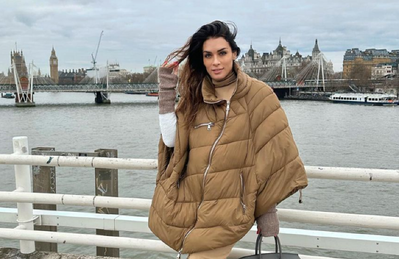 ZEMLJO, OTVORI SE! MANEKENKA POKAZALA LICEMERJE! Hoće da ruši Vučića, a živi u Beogradu na vodi (FOTO)