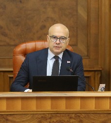 VUČEVIĆ POSLAO SNAŽNU PORUKU "Nema povlačenja pred nasilnicima" (FOTO)