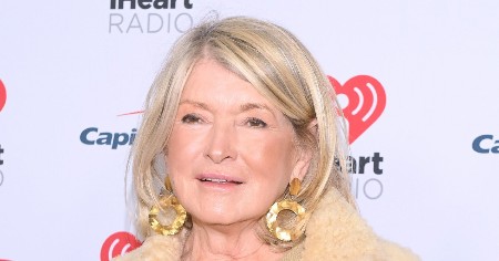 ZLATNE PANTALONE ZA ŽENE SA STAVOM U njima ćete blistati na svim svečanostima, zahvalan komad kome ćete se stalno vraćati