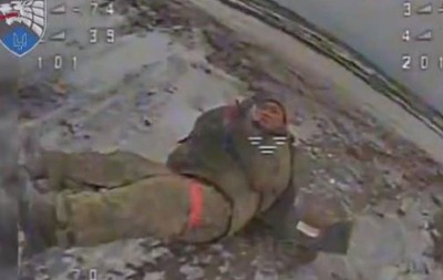 (UZNEMIRUJUĆI VIDEO) HOROR SNIMAK IZ KURSKE OBLASTI: Ukrajinski dronovi kamikaze love i ubijaju severnokorejske vojnike! (FOTO)