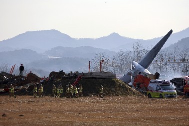 PRVE FOTOGRAFIJE STRAVIČNE AVIONSKE NESREĆE Broj poginulih porastao na 120 (FOTO/VIDEO)