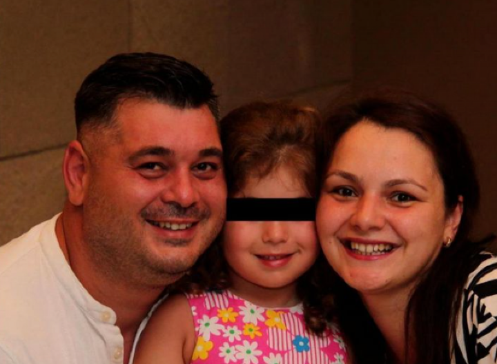 TEODORA, KONSTANTIN I SOFIJA LEŽE U ISTOM GROBU! Celo selo zavijeno u crno: Sahranjena tročlana porodica, tuga do neba!