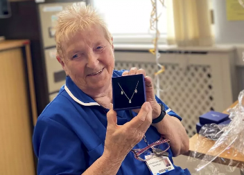 "RADIĆU DOK NE UMREM" Medicinska sastra sa 60 godina staža kaže da se nikad neće penzionisati