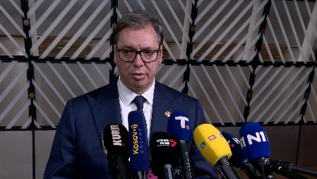 "NEMA NIŠTA OD PRELAZNE VLADE" Aleksandar Vučić poručio opoziciji: "Ako oni misle da uvedu diktaturu, i to je okej, samo neka vide da li može i kako im to ide"