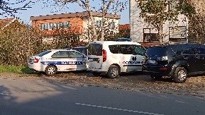 UMRO MUŠKARAC KOJI JE TESTEROM OBEZGLAVIO MAJKU Tokom hapšenja on je urlao "Spasi me, gospode bože"