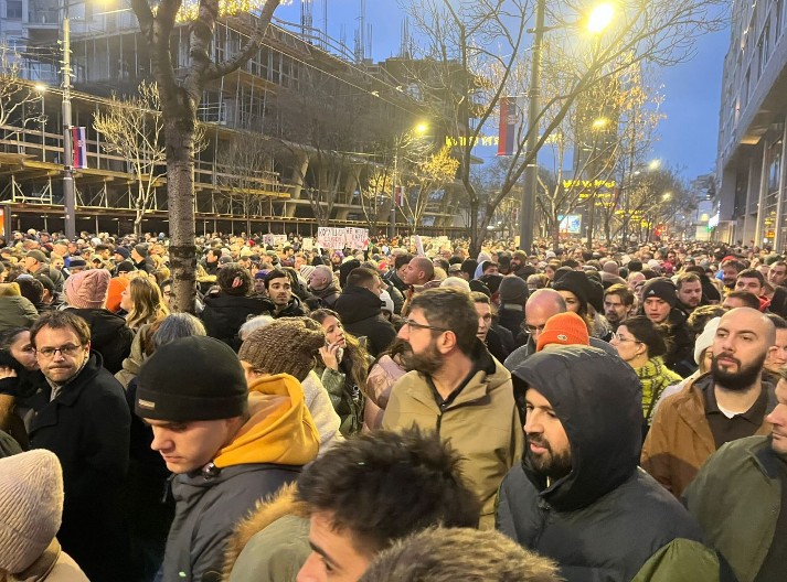 LAZOVIĆ OPET POZIVA NA STRANU INTERVENCIJU! Opet kuka strancima...