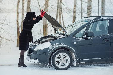 DA SE NE BI ZALEDILA NA SRED PUTA, BOLJE DUPLO PROVERITE SVE Evo kako da pripremite kola za vožnju tokom zimskih nepogoda