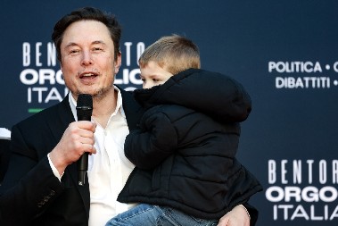 MASK OBJASNIO ZAŠTO JE SVOJOJ FIRMI DAO IME "TESLA" – „Nikola je bio siromašni emigrant…“