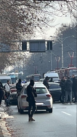 OVAKO SU UHAPŠENE PIVCETOVE UBICE Policija ih jurila Bulevarom, došlo do obračuna i pucnjave, umalo stradale majke sa decom