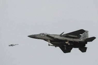 POGOĐENI LANSERI, U NJIMA POSTAVLJENA RAKETA! Izraelski borbeni avioni u akciji, oglasila se vojska!