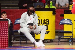 VREME JE ZA DEBI U CRVENO-BELOM DRESU Džon Braun prvi put na terenu posle sedam meseci