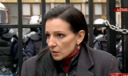 MARINIKA NEMA ODGOVOR NA OVO PITANJE Kako to da su Vučiću ruke krvave, a nisu Naseru Oriću?