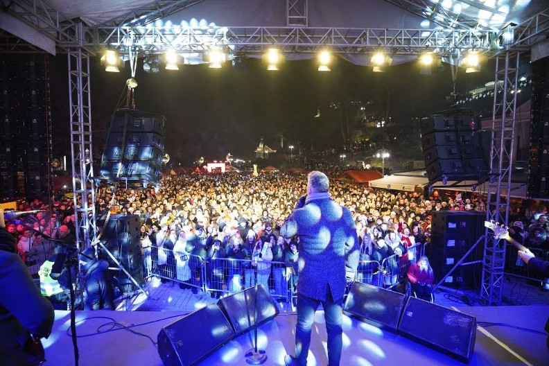 GOSTI DOLAZE IZ SVIH KRAJEVA SRBIJE Vrnjačka Banja nastavlja da obara rekorde posećenosti (FOTO)