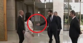BERBOKOVA U CENTRU SKANDALA Novi sirijski lider odbio da se rukuje s njom, evo šta je dovelo do kontroverze (VIDEO)