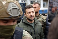 "ZAPAD UKRAJINI PRODAJE LAŽNU NADU" Zelenskom stigle loše vesti