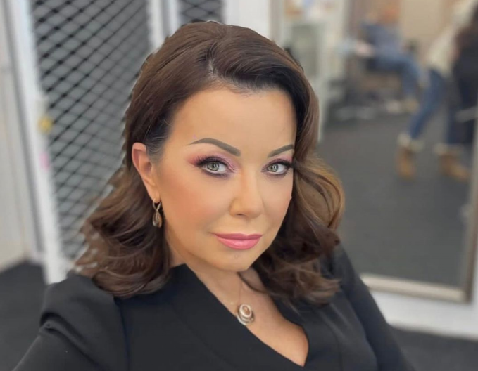 OBIČAJ NAUČEN OD BAKE NIKAD NE ZABORAVLJA! Evo šta Dragana Katić radi u ćoškovima svog doma na Badnji dan