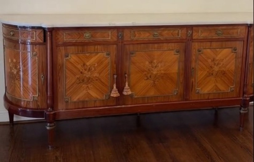 KUPILA POLOVNU KOMODU PREKO FEJSBUKA, PA DOŽIVELA ŠOK ŽIVOTA Unutra pronašla luksuzno blago o kome svi maštaju! (VIDEO)