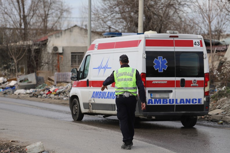 ANALIZA KRVI I VANREDNI TEHNIČKI OTKRIVAJU KRIVCA ZA NESREĆU Devojka vozeći „mercedes" prešla u suprotnu traku, drugi vozač stradao