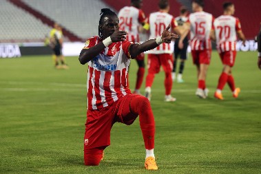 SPEKTAKULARNO Četiri gola Zvezde za poluvreme, Endijaj i Silas rasturaju (GOLOVI)