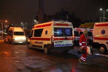 MLADIĆ I DEVOJKA POVREĐENI U ČAČKU Automobil u kom su bili udario u bankinu