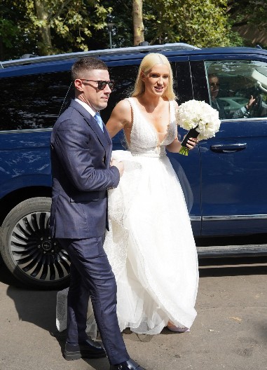 KO JE BIVŠI MUŽ ANJE MIT? Razveli se nakon dve godine braka, malo ko je znao čime se bavi, a upoznali su se na ovaj način!