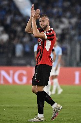 PAVLOVIĆ NAPUŠTA MILAN? Poznato gde bi Srbin mogao da nastavi karijeru