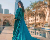 U PRATNJI OVOG MUŠKARCA JE DRAGANA STIGLA U DUBAI Svi bruje zašto je sa njim došla kod sina Marka i snajke Melani