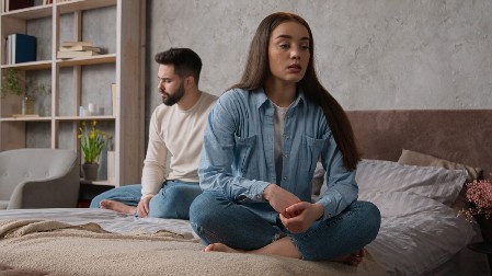 VIC DANA Nakon lude noći pita momak devojku...