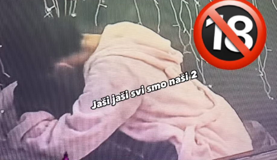 "SRAMOTA, ĆERKA JOJ GLEDA KAKO MU PLEŠE U KRILU!" Isplivao snimak 18+, cimeri se dohvatili usred bela dana! (VIDEO)