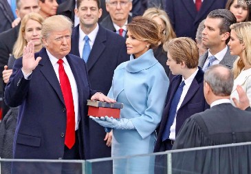 TAČNO PRE 20 GODINA, MELANIJA SE UDALA ZA TRAMPA Pogledajte njenu venčanicu i detalje svadbe