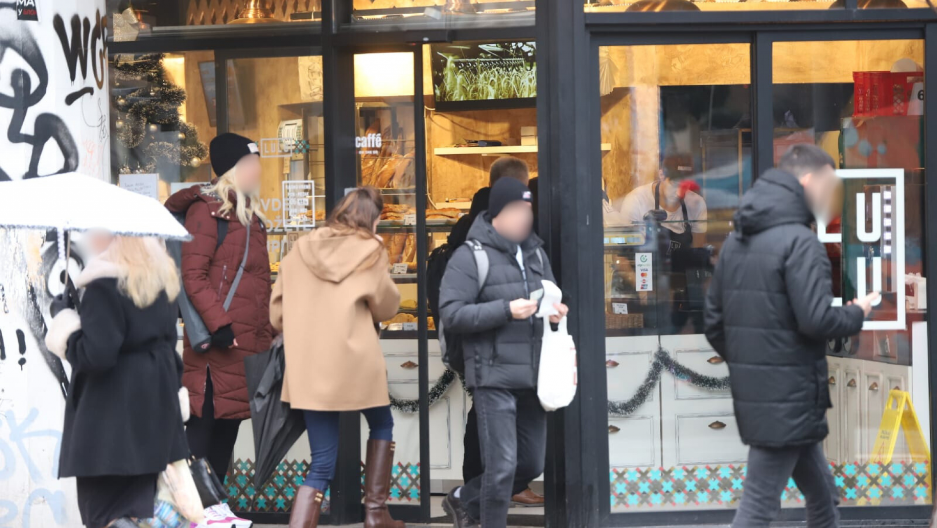 SRBIJA JE STALA - ALI NA ŽULJ SVIMA KOJI JE SAPLIĆU! Šolakovi puleni, džabe ste krečili, od generalnog štrajka nije bilo ni "š"!