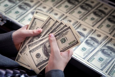 ITALIJANSKI MILIJARDER VODEĆI IGRAČ Uloga Kaltadžironea u talasu spajanja i preuzimanja banaka u Italiji