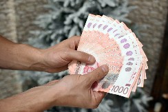 ISPLATA POČINJE VEĆ SUTRA Stiže 26.000, 39.600 i 48.000 dinara za ove kategorije građana