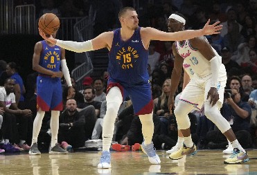 JEDAN DETALJ JE SVIMA ZAPAO ZA OKO Ovako izgleda Jokićevo mesto u svlačionici (FOTO)