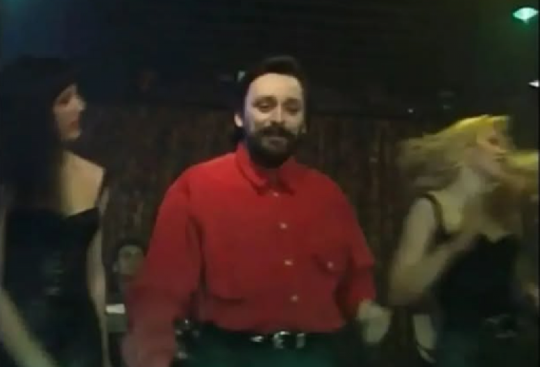 SRBI ZNAJU NJEGOV HIT! Nakon tragedije koja je snašla njegovu porodicu odustao od estrade, evo gde je i šta radi danas