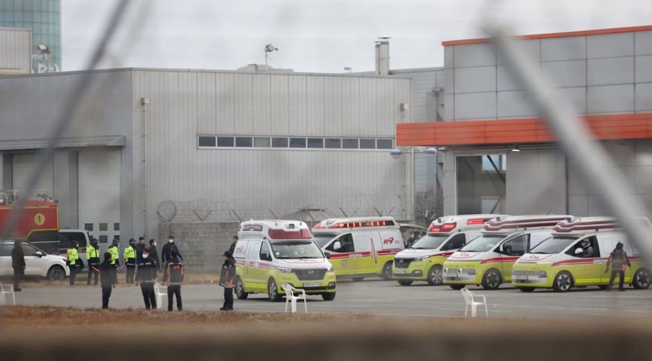 UŽASAVAJUĆE VESTI! HOROR U ŠKOLI, NISU SVA DECA PREŽIVELA! Učiteljica ubodena u ruku i vrat! Druga tragedija danas u ovoj zemlji